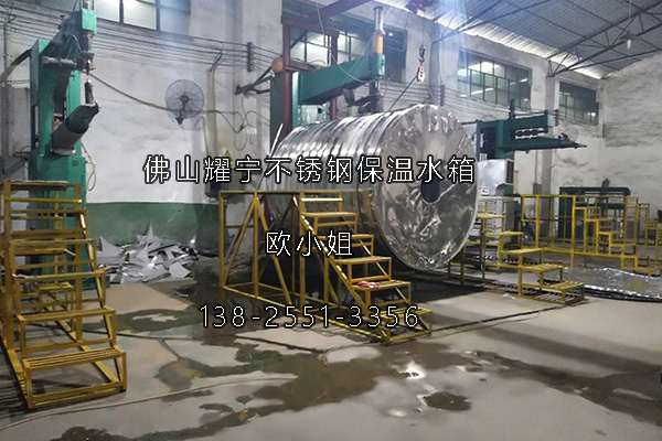 耀寧圓形不鏽鋼水箱車間