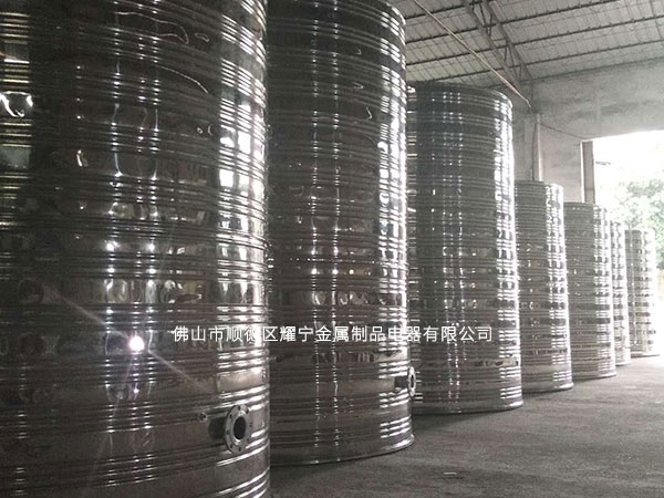 福建不鏽鋼圓形水箱，太陽能熱水工程水箱